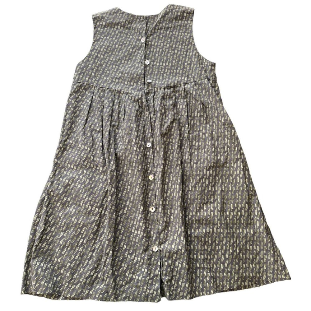 PINTUCK WOMANS DRESS SIZE MEDIUM | B2 - Picture 2 of 8